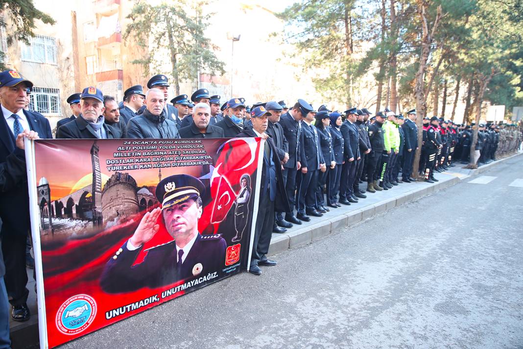 Şehit Emniyet Müdürü Ali Gaffar Okkan için Sakarya ve Diyarbakır'da anma töreni 7